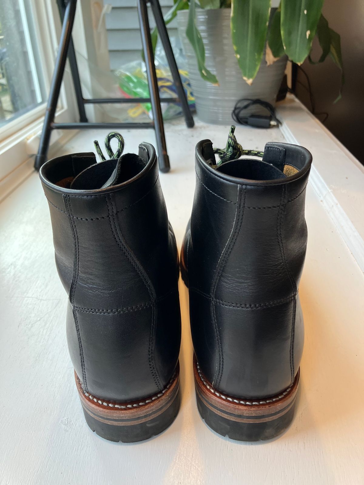 Photo by Bobs0108 on November 1, 2023 of the Johnny Works RL01 in Unknown Leather.