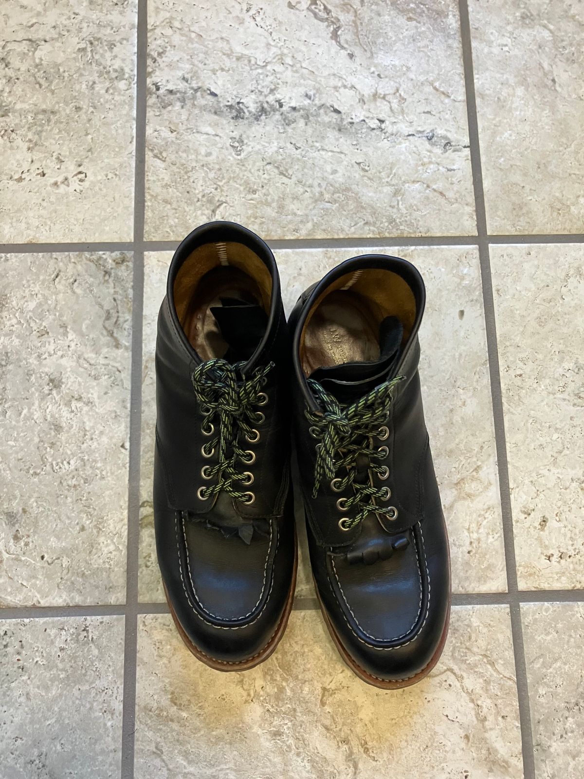 Photo by Bobs0108 on February 4, 2024 of the Johnny Works RL01 in Unknown Leather.