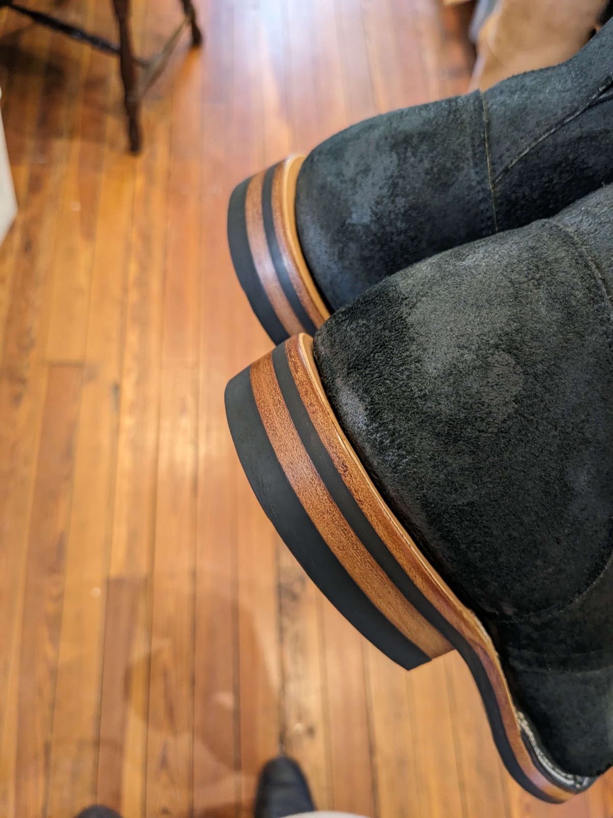 Photo by northsouthdenimguy on September 18, 2023 of the Viberg Service Boot PCT in Horween Charcoal Chamois Roughout.