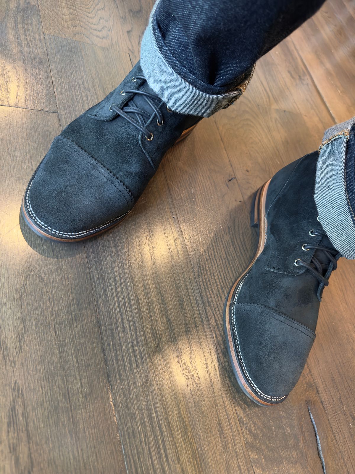 Photo by northsouthdenimguy on September 29, 2023 of the Viberg Service Boot PCT in Horween Charcoal Chamois Roughout.