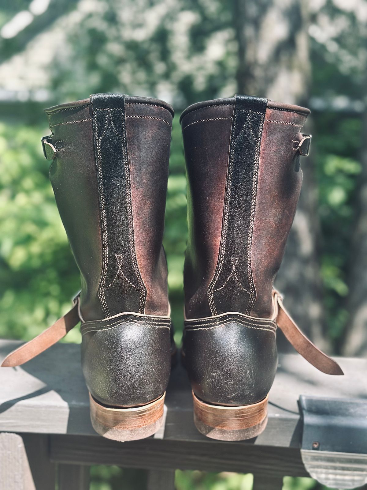 Photo by northsouthdenimguy on August 16, 2025 of the Unsung U 22-2 Engineer Boot in Horween Dark Brown Waxed Flesh & Grain Side Horween DarknBrown waxed flesh Overdyed Dark Brown.