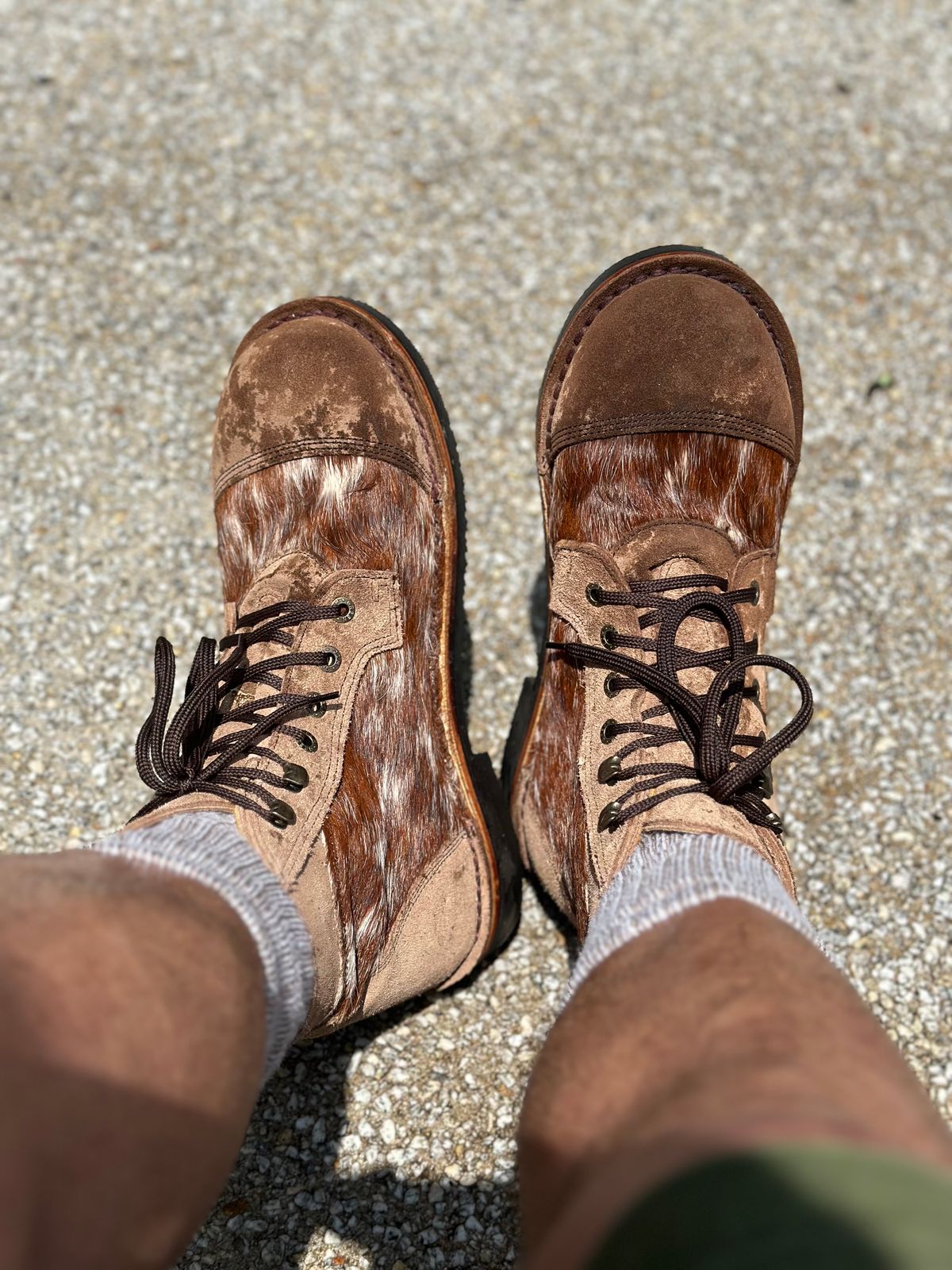 Photo by northsouthdenimguy on August 18, 2024 of the Jim Green Numzaan in Nguni Cattle Vamp/Fawn rough out.