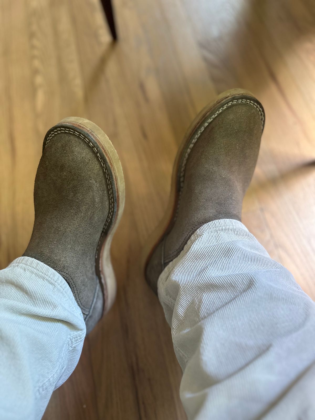 Photo by northsouthdenimguy on May 5, 2025 of the Nicks Wellington in Nicks 1964 Ash Gray Rough out.