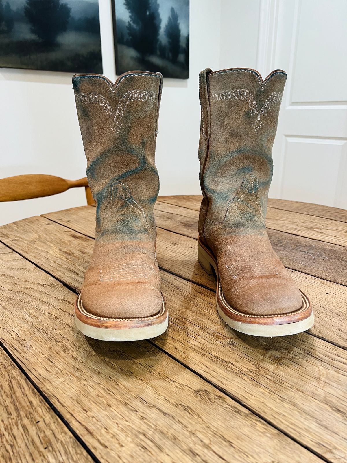 Photo by northsouthdenimguy on December 4, 2022 of the Rios of Mercedes x The Black Bear Brand The Wild West Roughrider in Horween Marine Field Roughout.