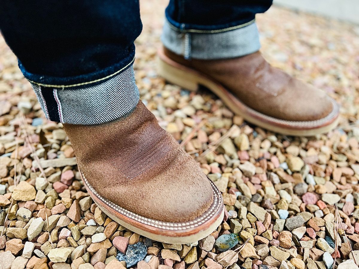 Photo by northsouthdenimguy on January 13, 2023 of the Rios of Mercedes x The Black Bear Brand The Wild West Roughrider in Horween Marine Field Roughout.