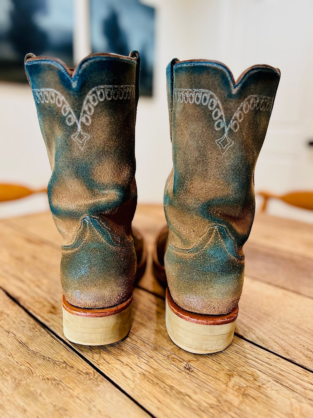 Photo by northsouthdenimguy on March 2, 2023 of the Rios of Mercedes x The Black Bear Brand The Wild West Roughrider in Horween Marine Field Roughout.