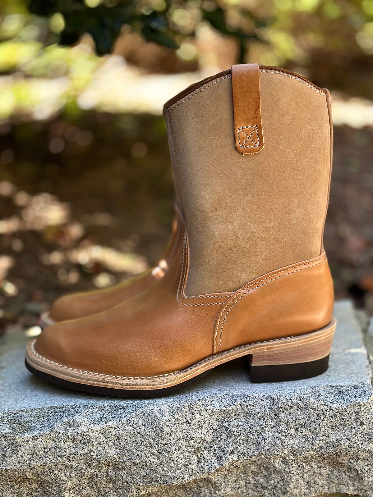 Photo by northsouthdenimguy on October 3, 2025 of the Wesco Morrison in Maryam Glazed Natural Horsehide.