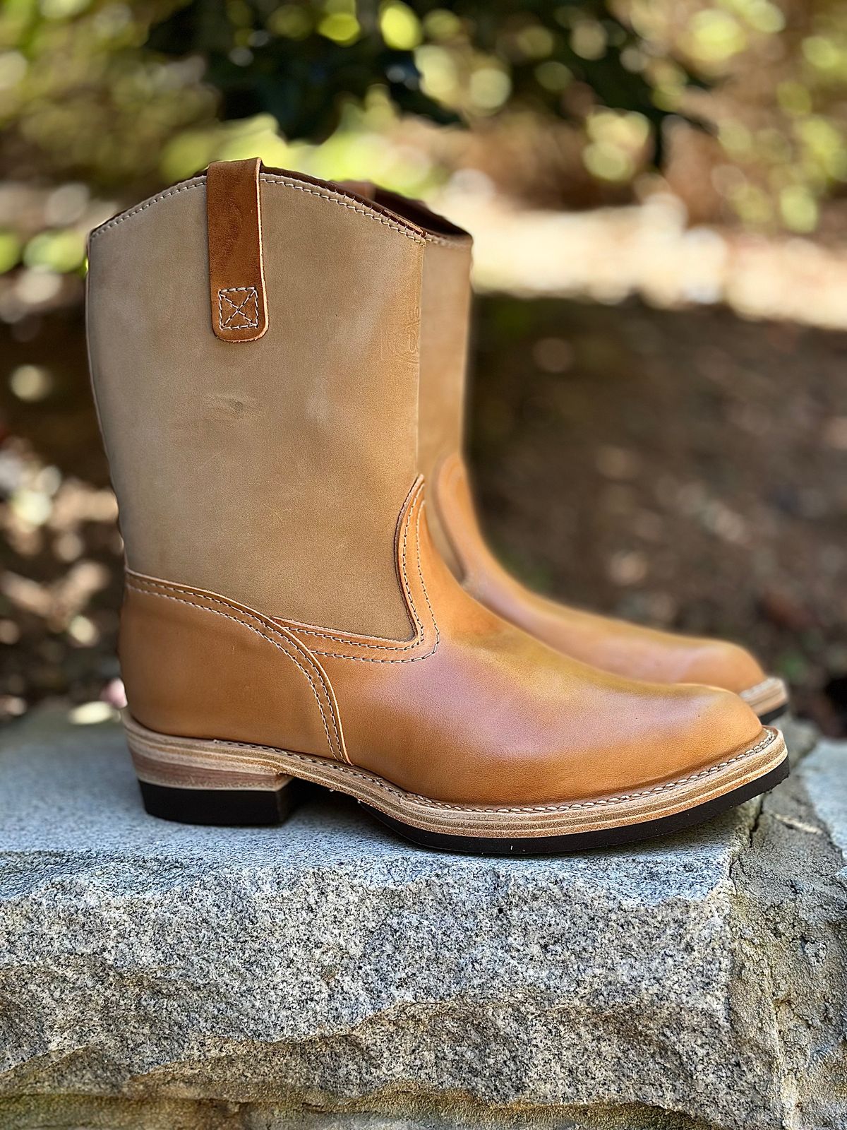 Photo by northsouthdenimguy on October 3, 2025 of the Wesco Morrison in Maryam Glazed Natural Horsehide.