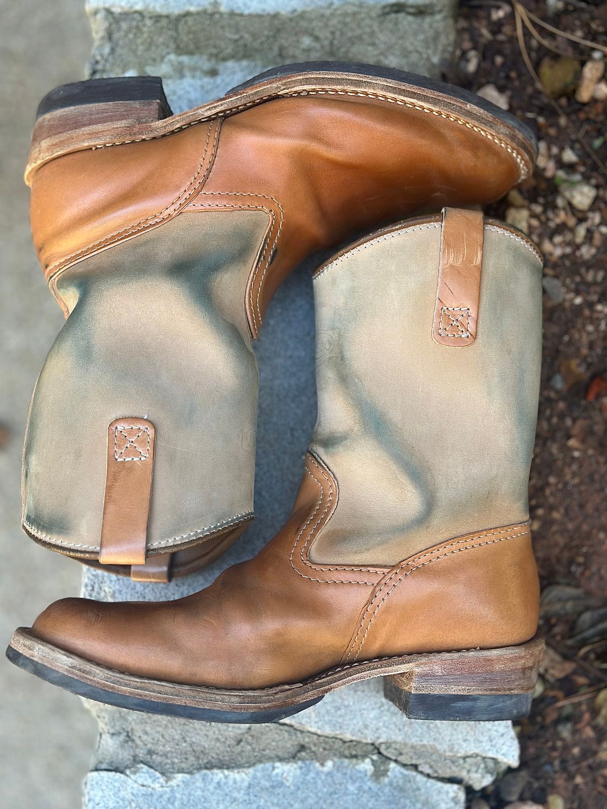 Photo by northsouthdenimguy on November 1, 2025 of the Wesco Morrison in Maryam Glazed Natural Horsehide.