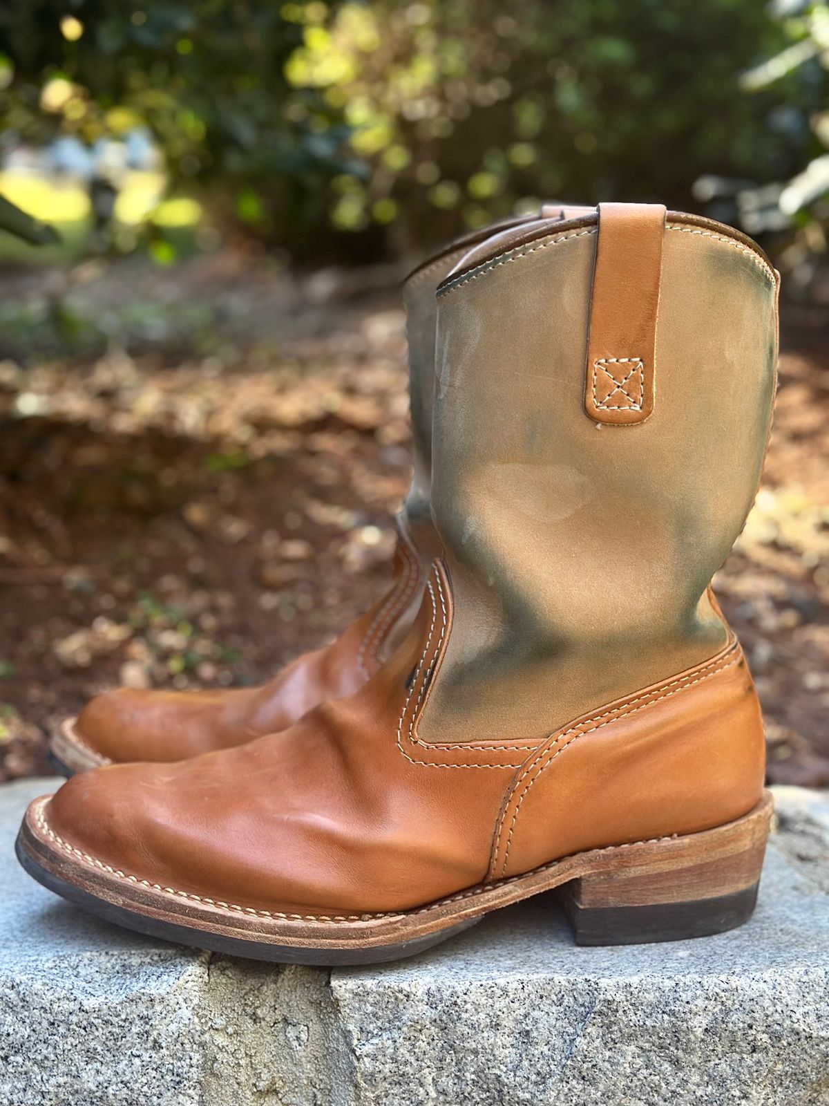 Photo by northsouthdenimguy on November 1, 2025 of the Wesco Morrison in Maryam Glazed Natural Horsehide.