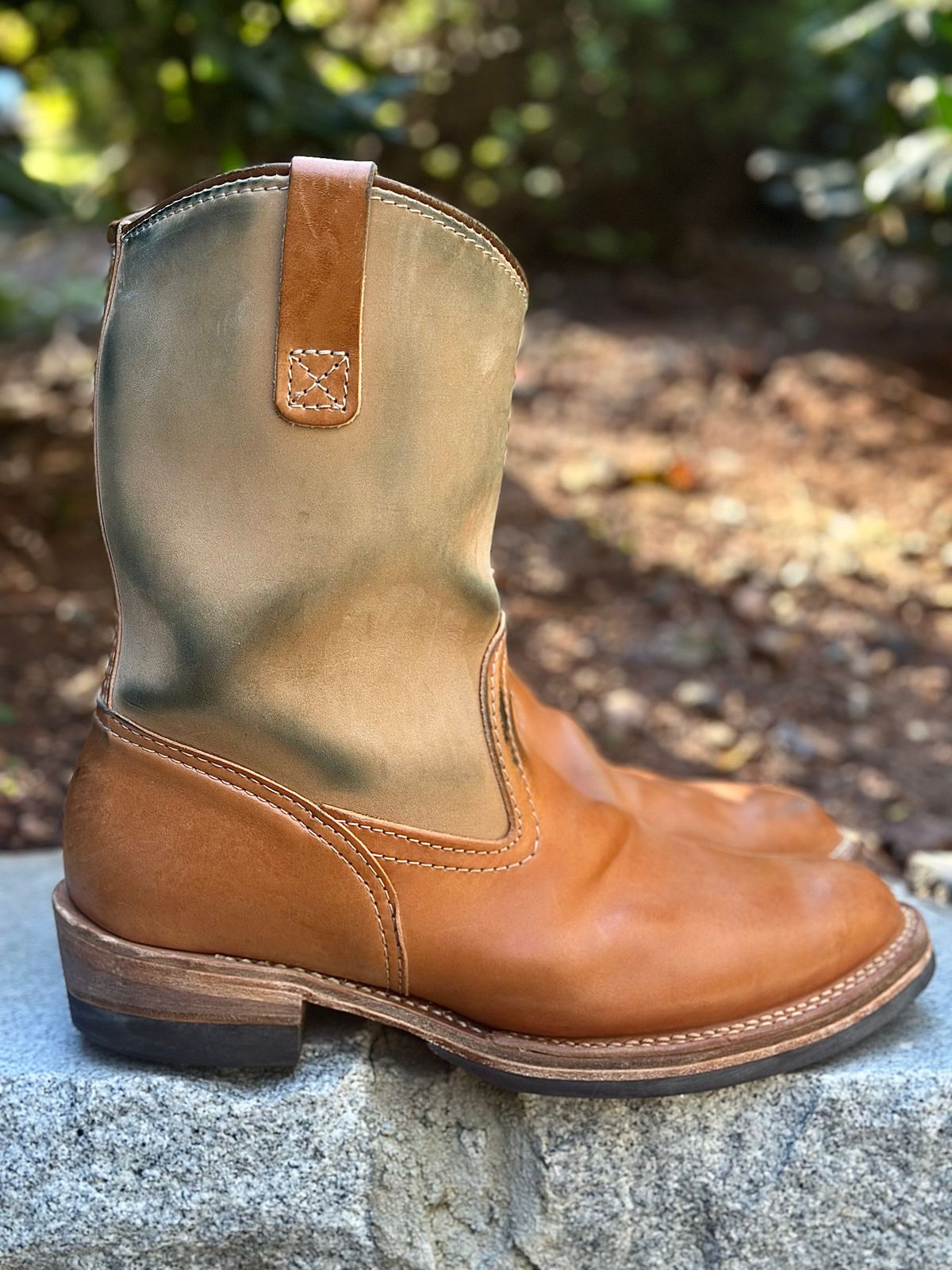 Photo by northsouthdenimguy on November 1, 2025 of the Wesco Morrison in Maryam Glazed Natural Horsehide.