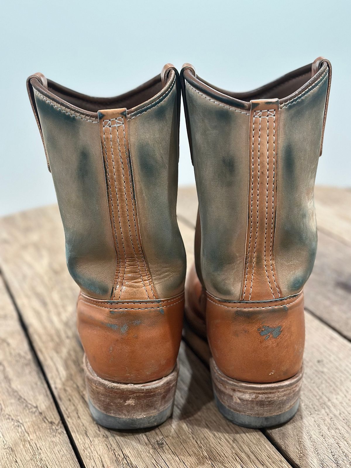 Photo by northsouthdenimguy on December 1, 2025 of the Wesco Morrison in Maryam Glazed Natural Horsehide.