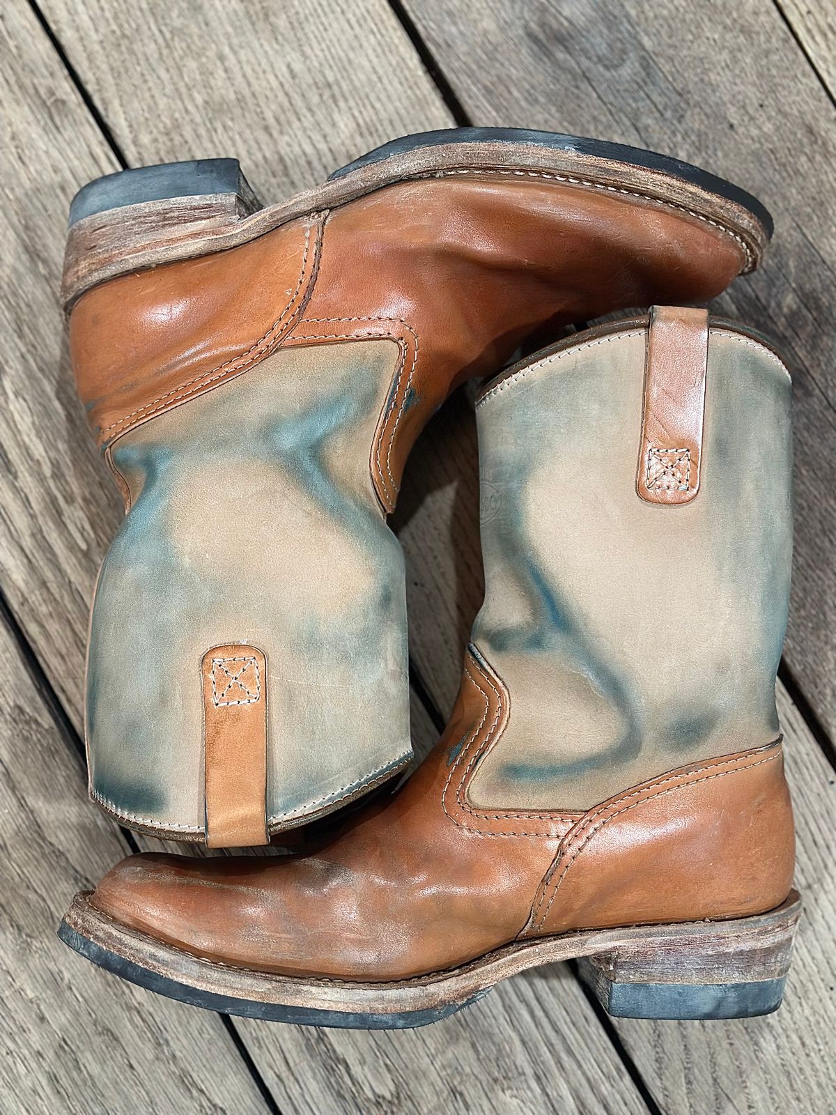 Photo by northsouthdenimguy on December 1, 2025 of the Wesco Morrison in Maryam Glazed Natural Horsehide.