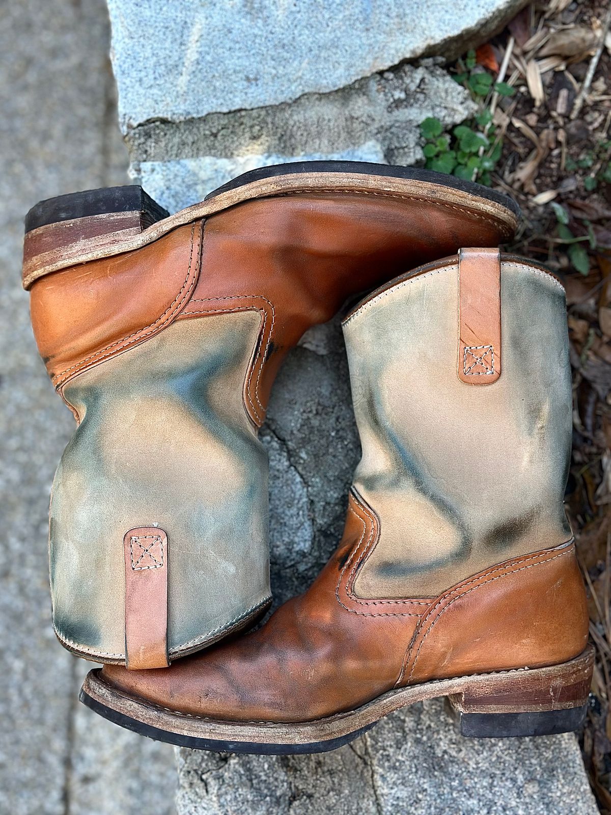 Photo by northsouthdenimguy on December 31, 2025 of the Wesco Morrison in Maryam Glazed Natural Horsehide.
