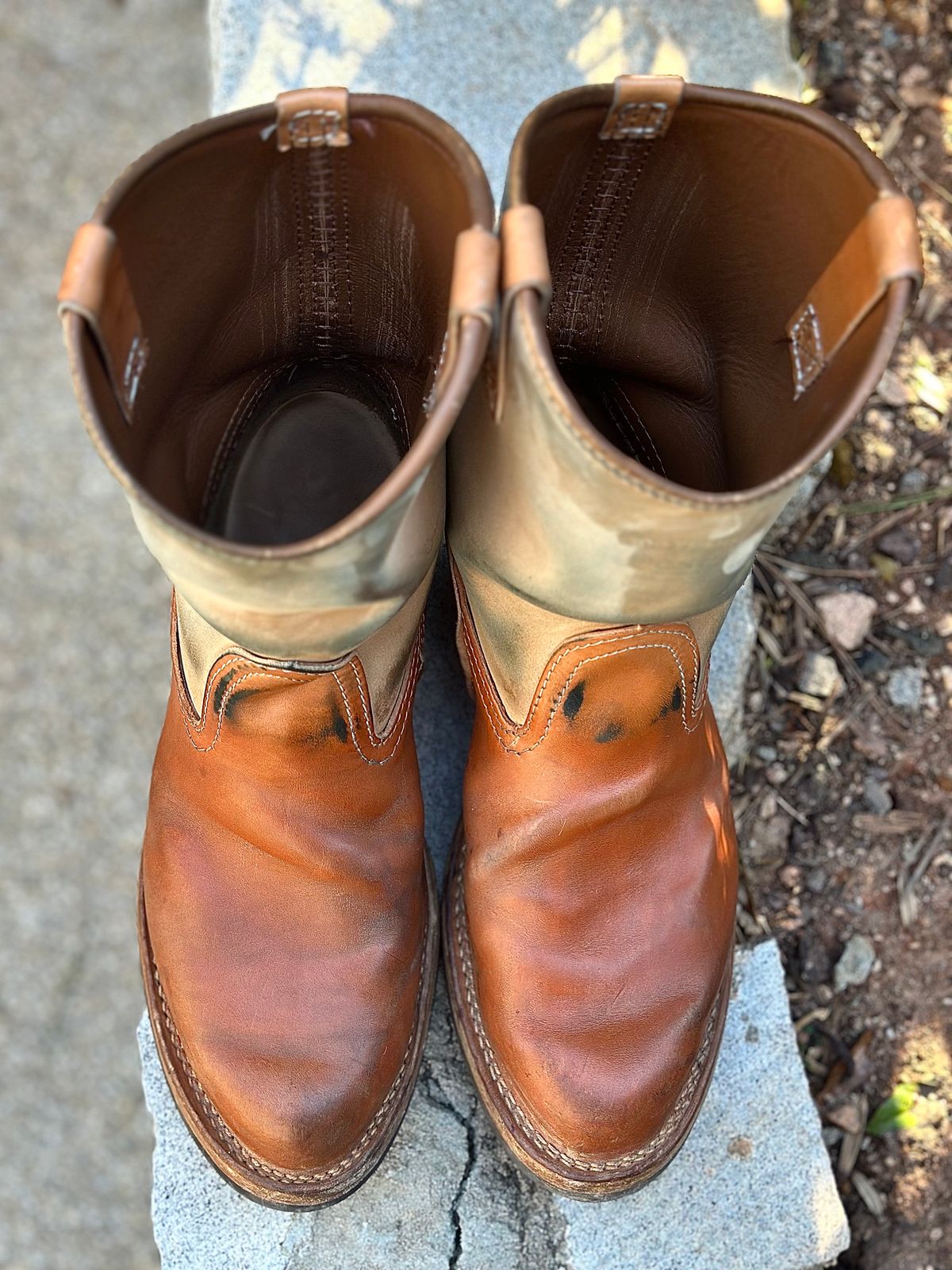 Photo by northsouthdenimguy on December 31, 2025 of the Wesco Morrison in Maryam Glazed Natural Horsehide.