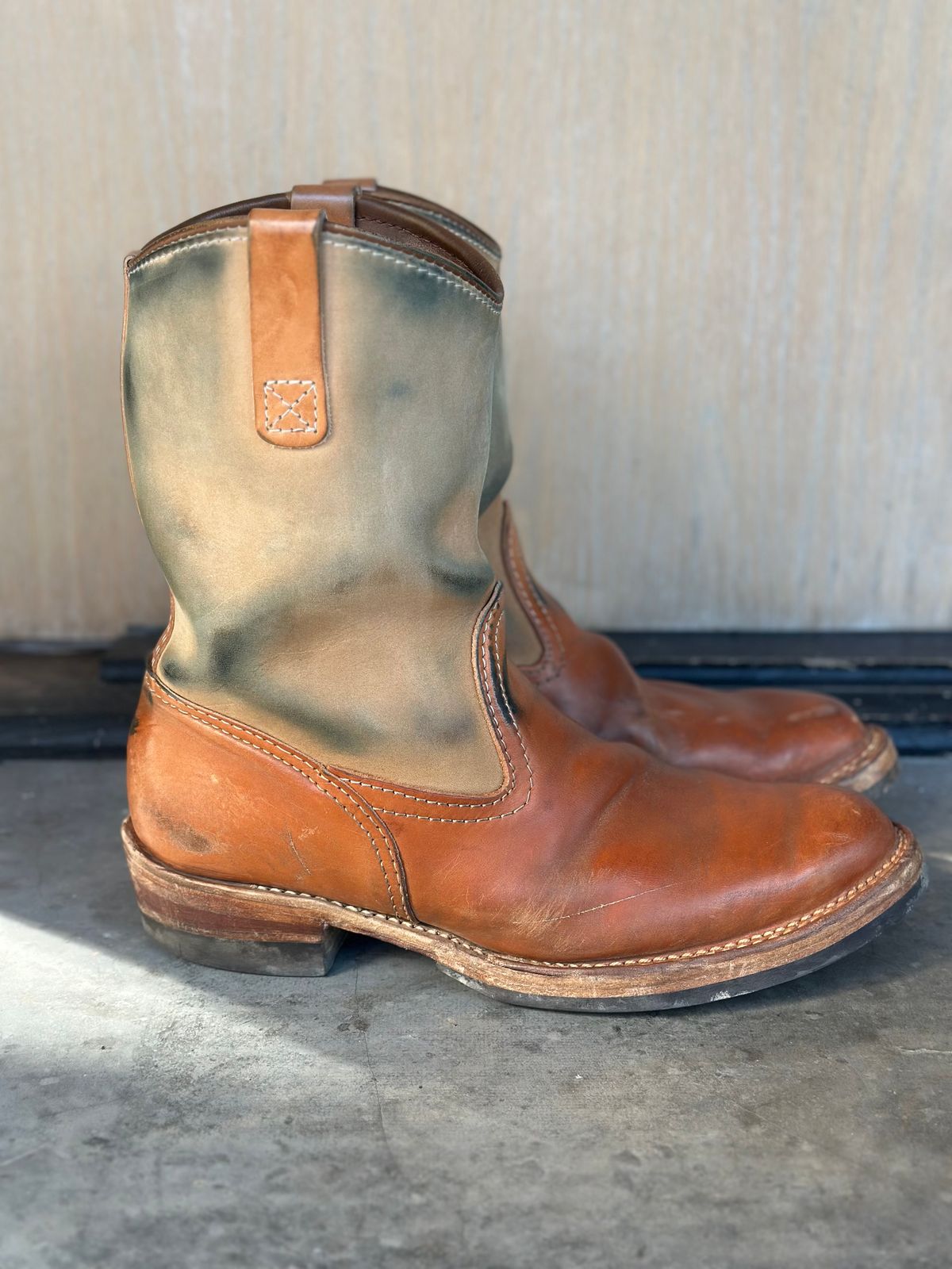 Photo by northsouthdenimguy on February 1, 2026 of the Wesco Morrison in Maryam Glazed Natural Horsehide.