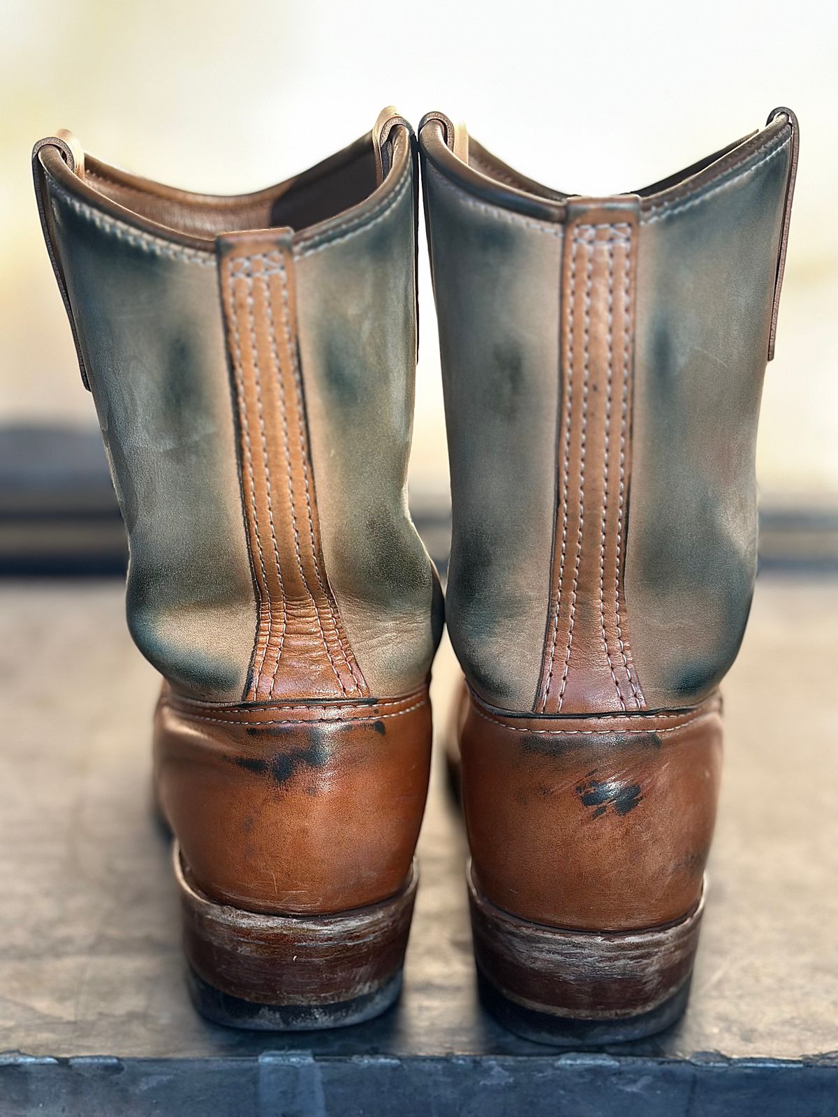 Photo by northsouthdenimguy on February 1, 2026 of the Wesco Morrison in Maryam Glazed Natural Horsehide.