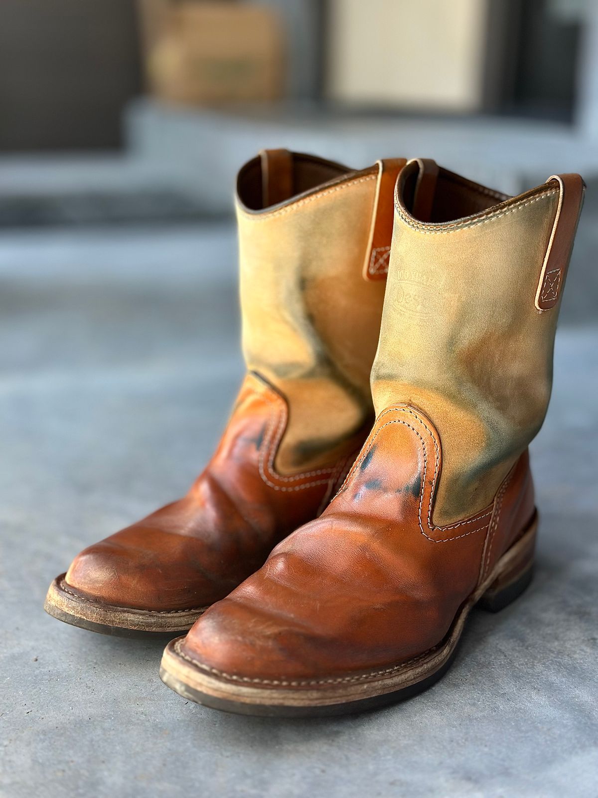 Photo by northsouthdenimguy on February 28, 2026 of the Wesco Morrison in Maryam Glazed Natural Horsehide.
