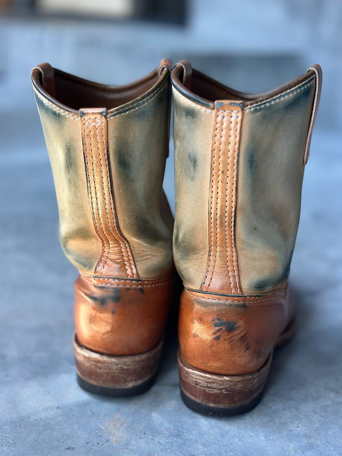 Photo by northsouthdenimguy on February 28, 2026 of the Wesco Morrison in Maryam Glazed Natural Horsehide.