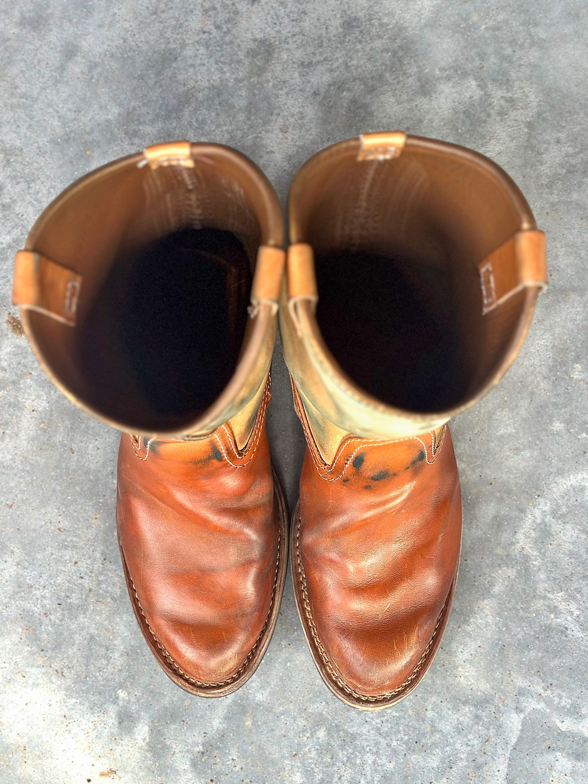 Photo by northsouthdenimguy on March 1, 2026 of the Wesco Morrison in Maryam Glazed Natural Horsehide.