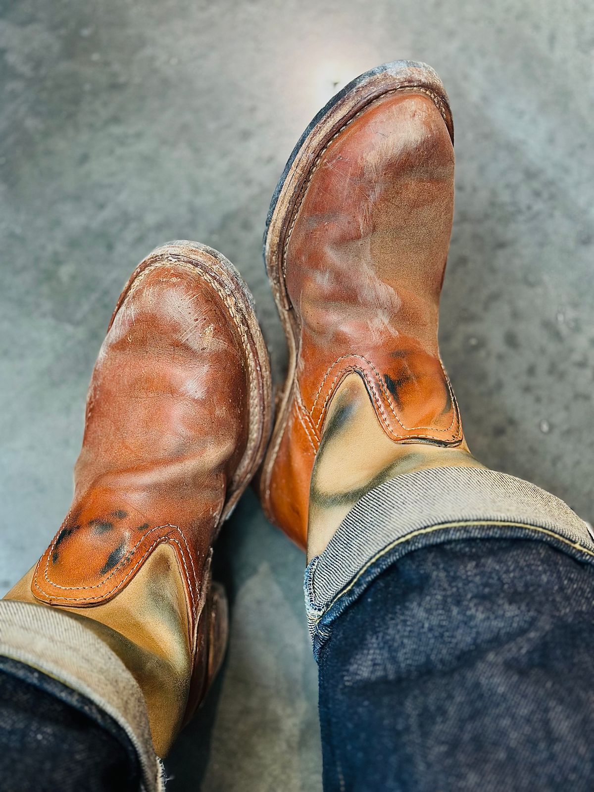 Photo by northsouthdenimguy on March 25, 2026 of the Wesco Morrison in Maryam Glazed Natural Horsehide.