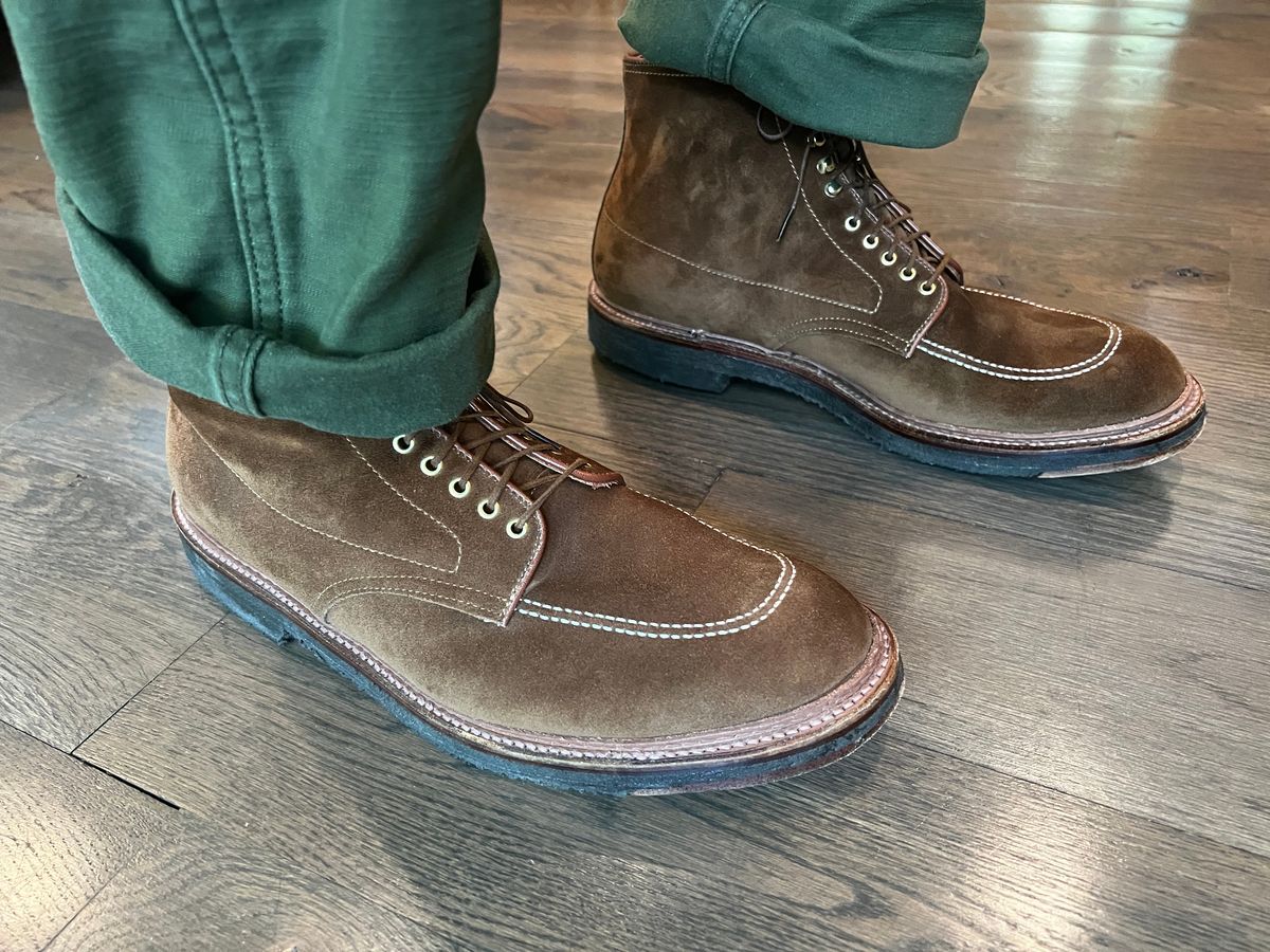 Photo by northsouthdenimguy on July 4, 2023 of the Alden Indy Boot in Snuff Suede.