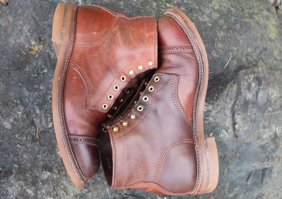 Photo by patinalfather on March 5, 2023 of the John Lofgren Combat Boots in Shinki Wabi-Sabi Horsebutt.