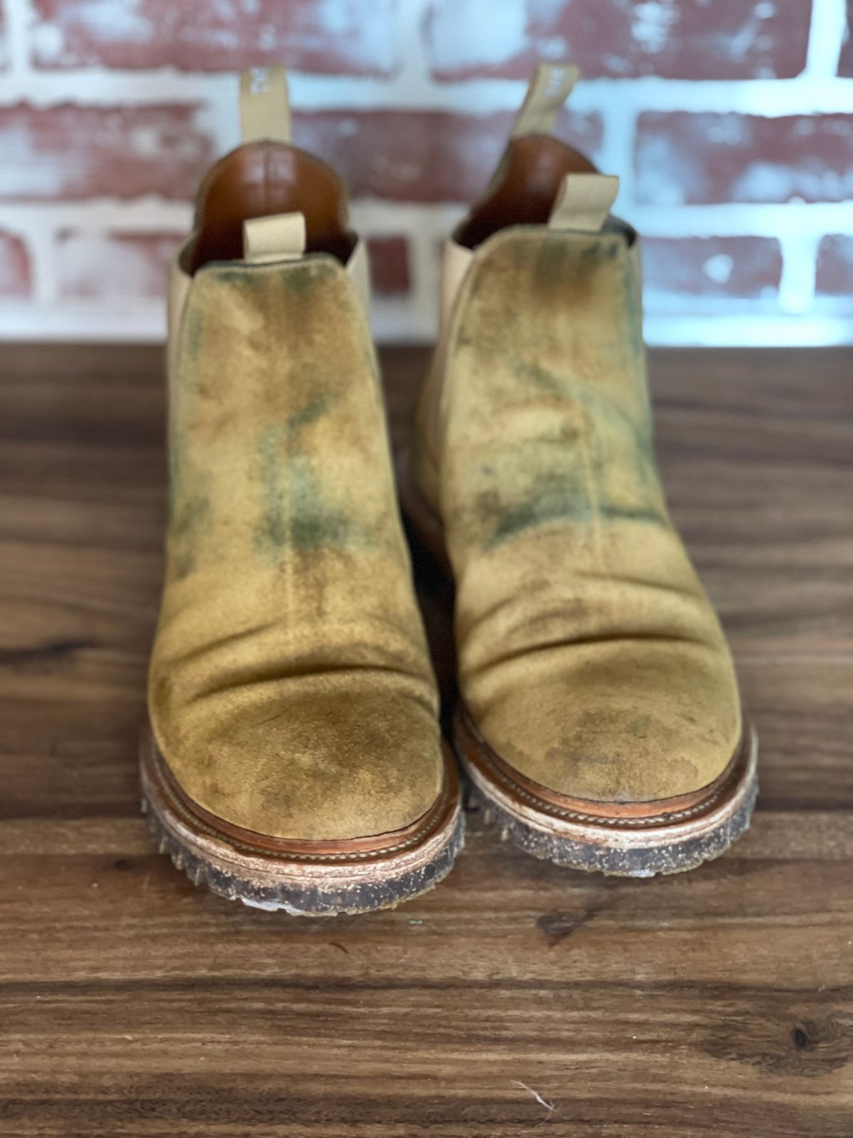 Photo by patinalfather on November 5, 2024 of the Viberg Chelsea in Conceria Opera Calfskin Suede.