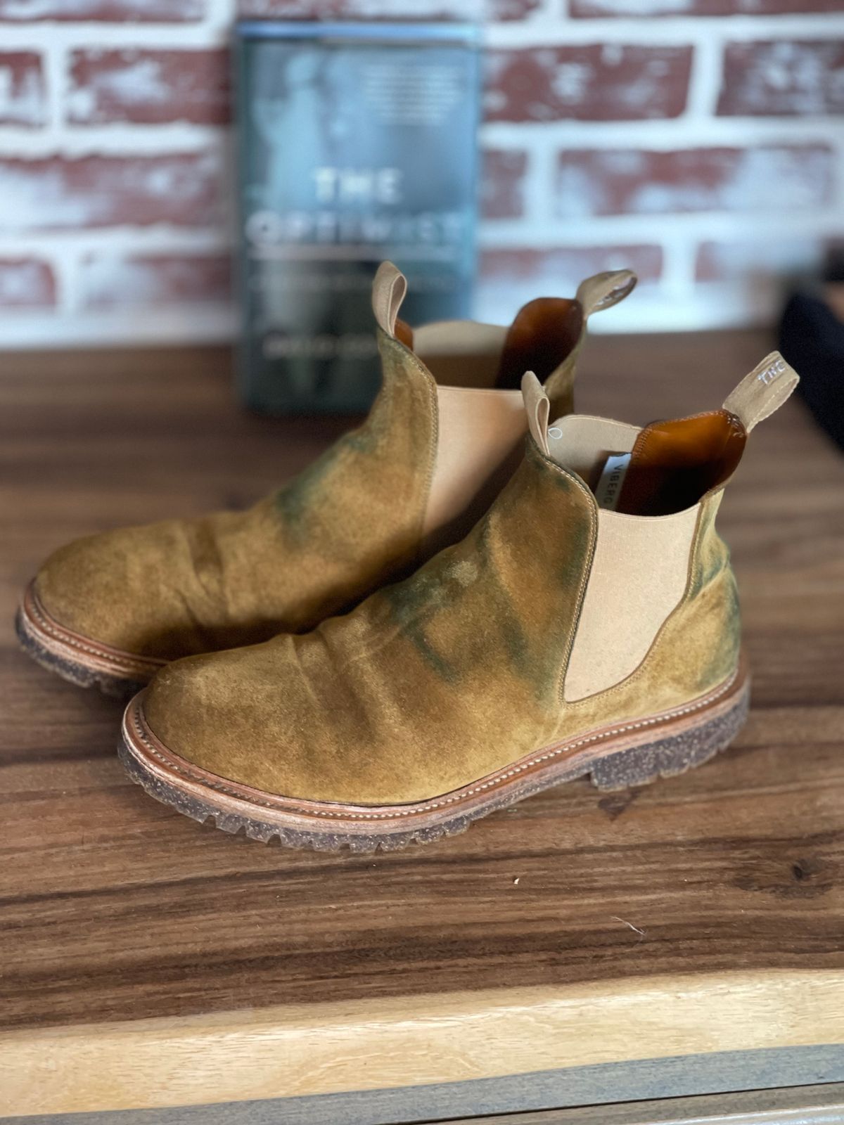 Photo by patinalfather on November 5, 2024 of the Viberg Chelsea in Conceria Opera Calfskin Suede.