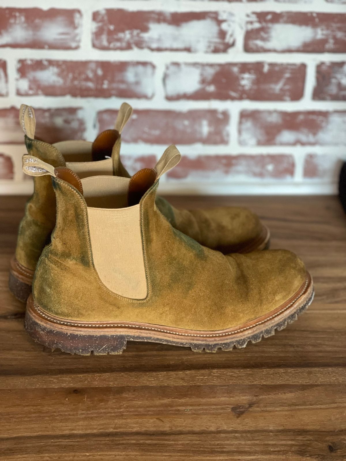 Photo by patinalfather on November 5, 2024 of the Viberg Chelsea in Conceria Opera Calfskin Suede.