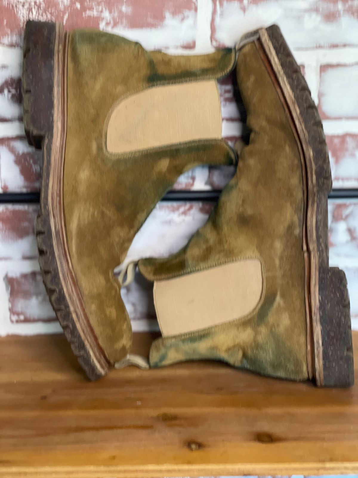 Photo by patinalfather on December 5, 2024 of the Viberg Chelsea in Conceria Opera Calfskin Suede.