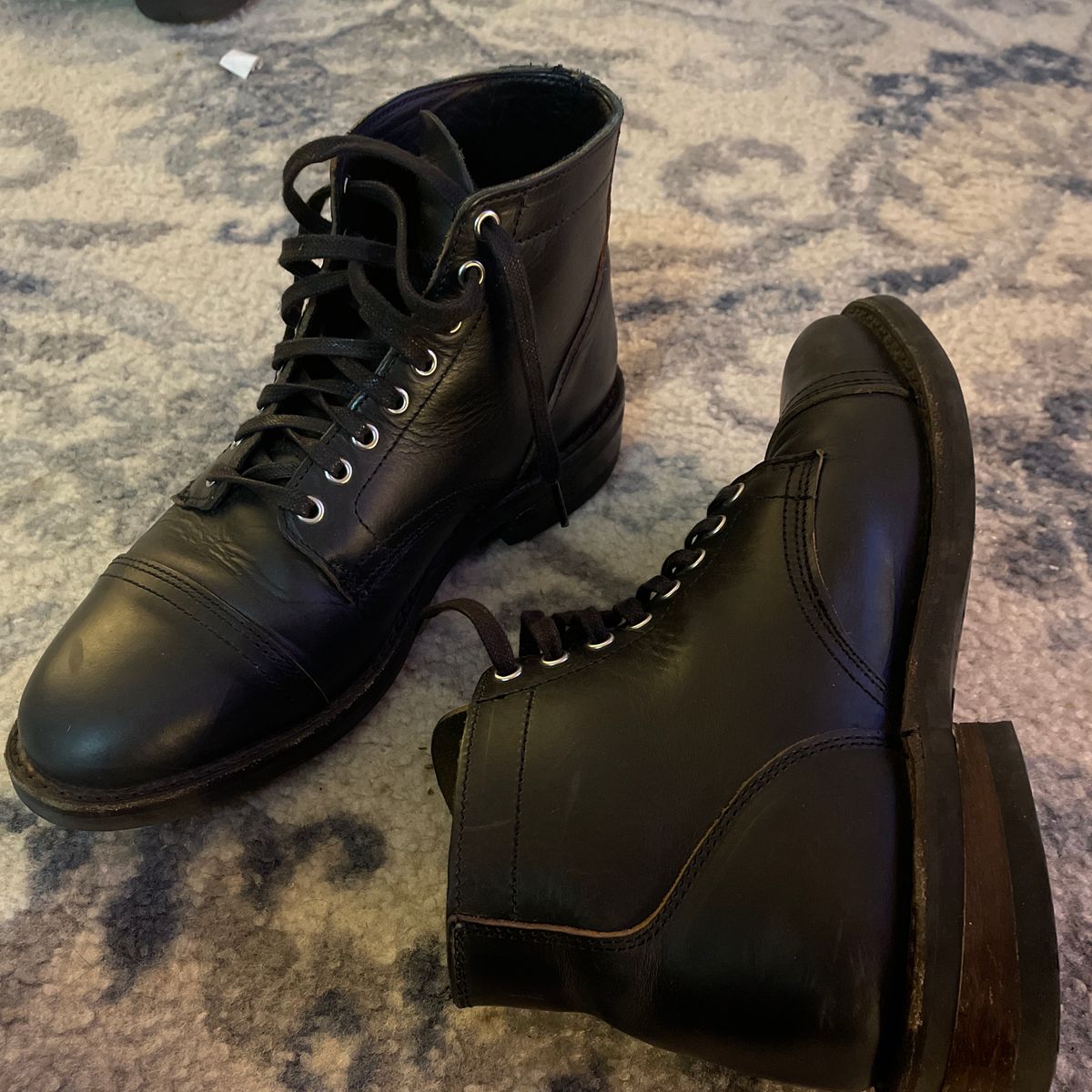 Photo by MrSaver on October 20, 2022 of the Thursday Vanguard in Horween Indigo Chromexcel.