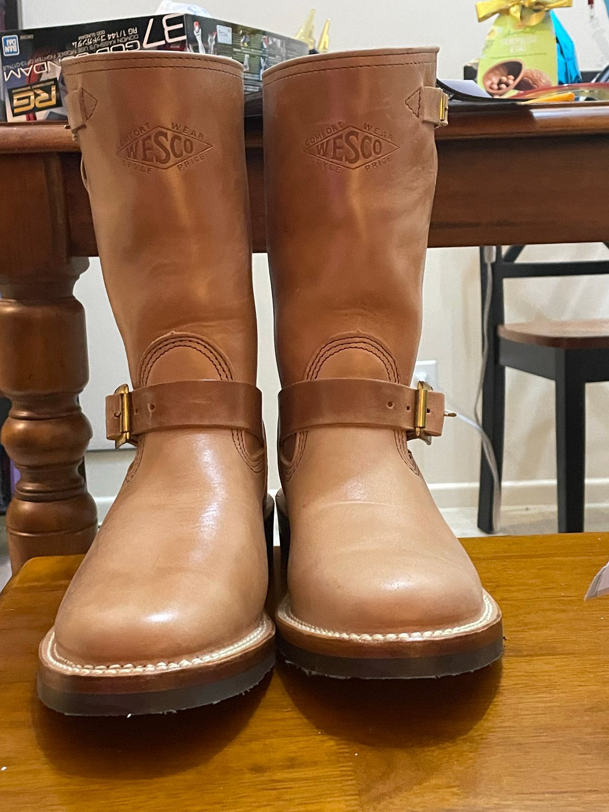 Photo by MrSaver on October 1, 2022 of the Wesco Mister Lou in Maryam Natural Horsebutt.