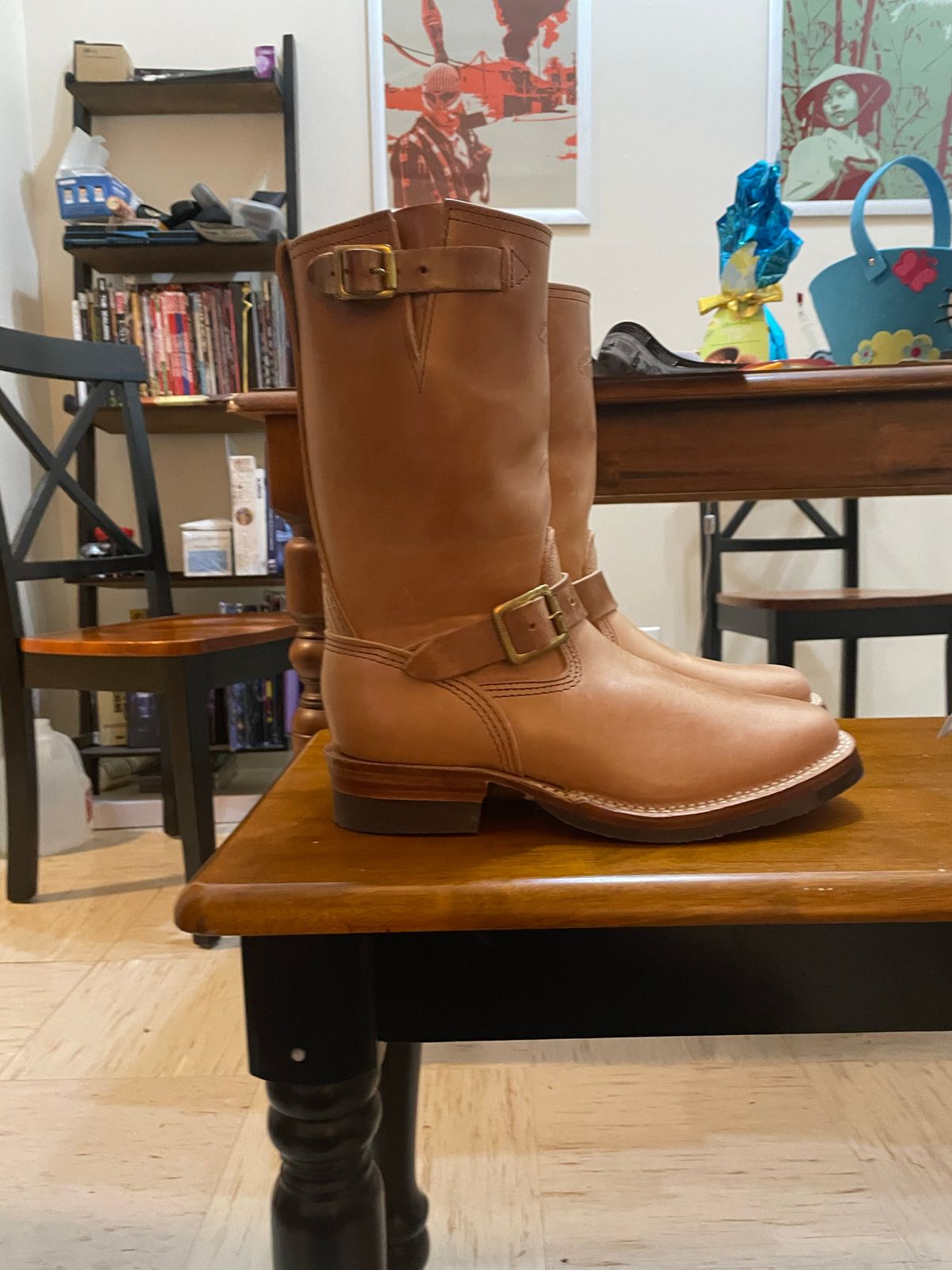 Photo by MrSaver on October 1, 2022 of the Wesco Mister Lou in Maryam Natural Horsebutt.