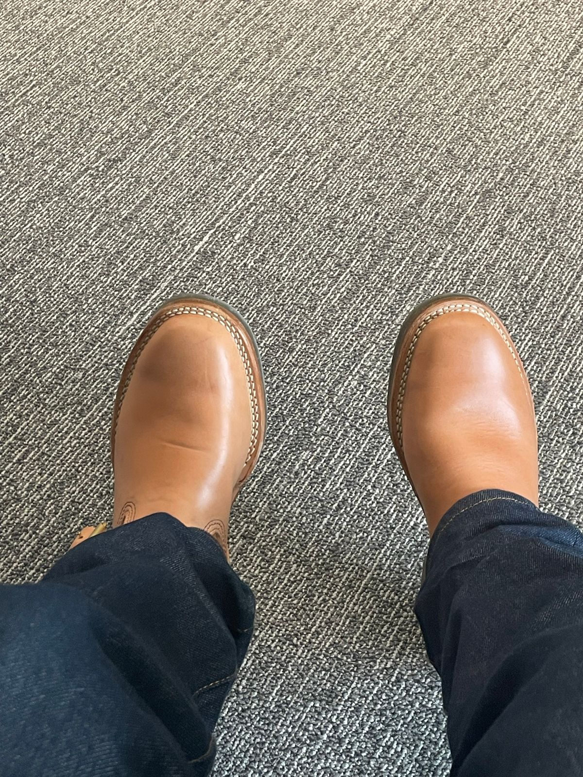 Photo by MrSaver on October 7, 2022 of the Wesco Mister Lou in Maryam Natural Horsebutt.