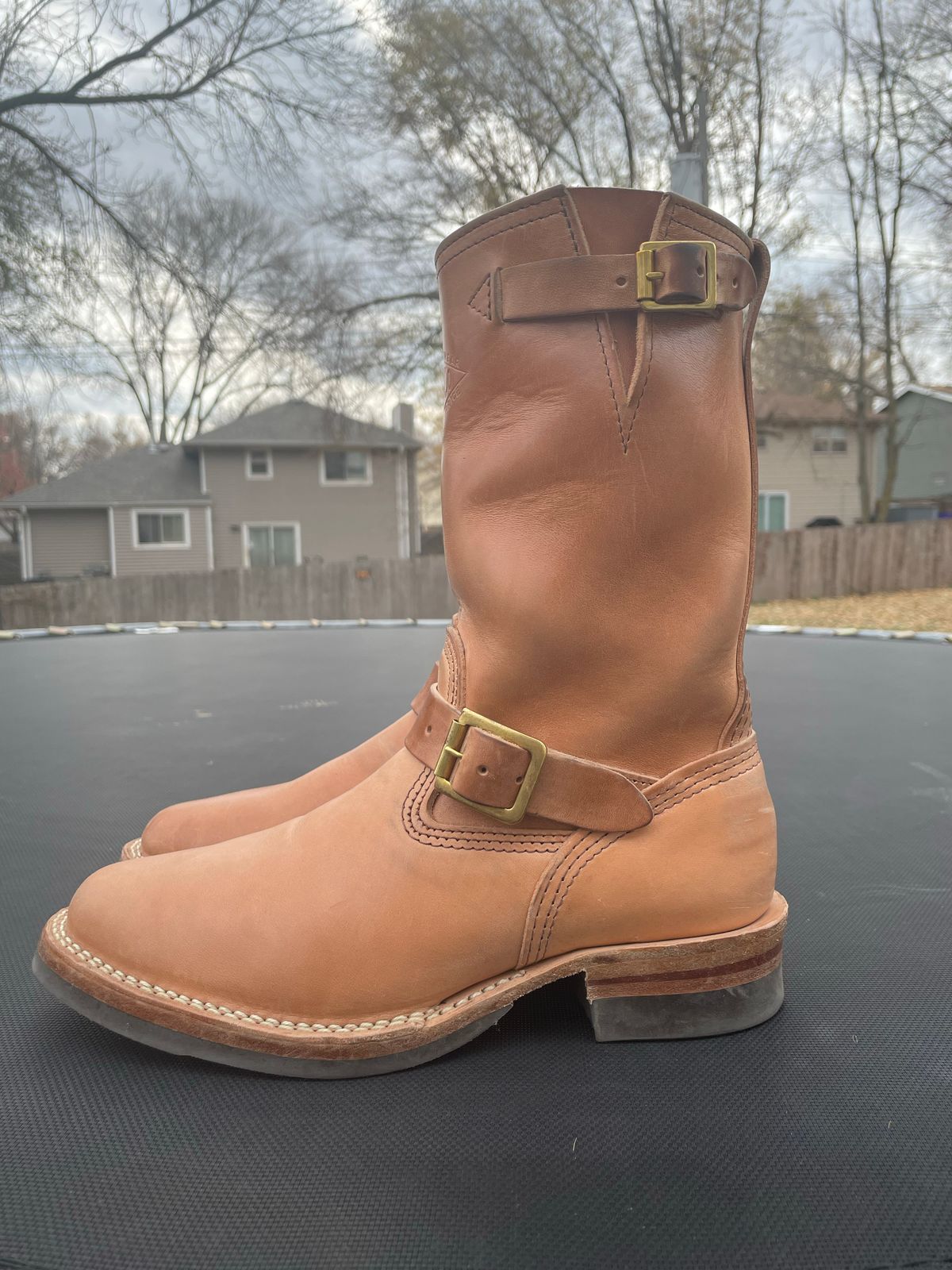 Photo by MrSaver on November 3, 2022 of the Wesco Mister Lou in Maryam Natural Horsebutt.