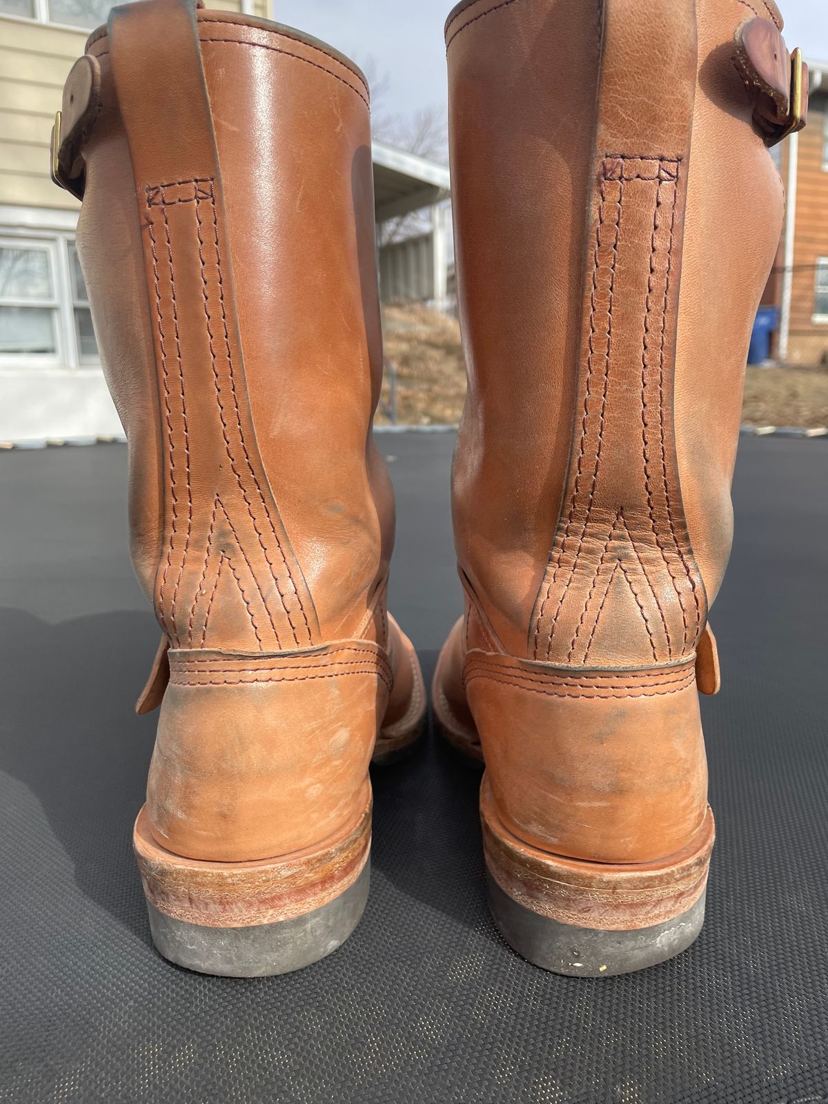 Photo by MrSaver on February 3, 2023 of the Wesco Mister Lou in Maryam Natural Horsebutt.