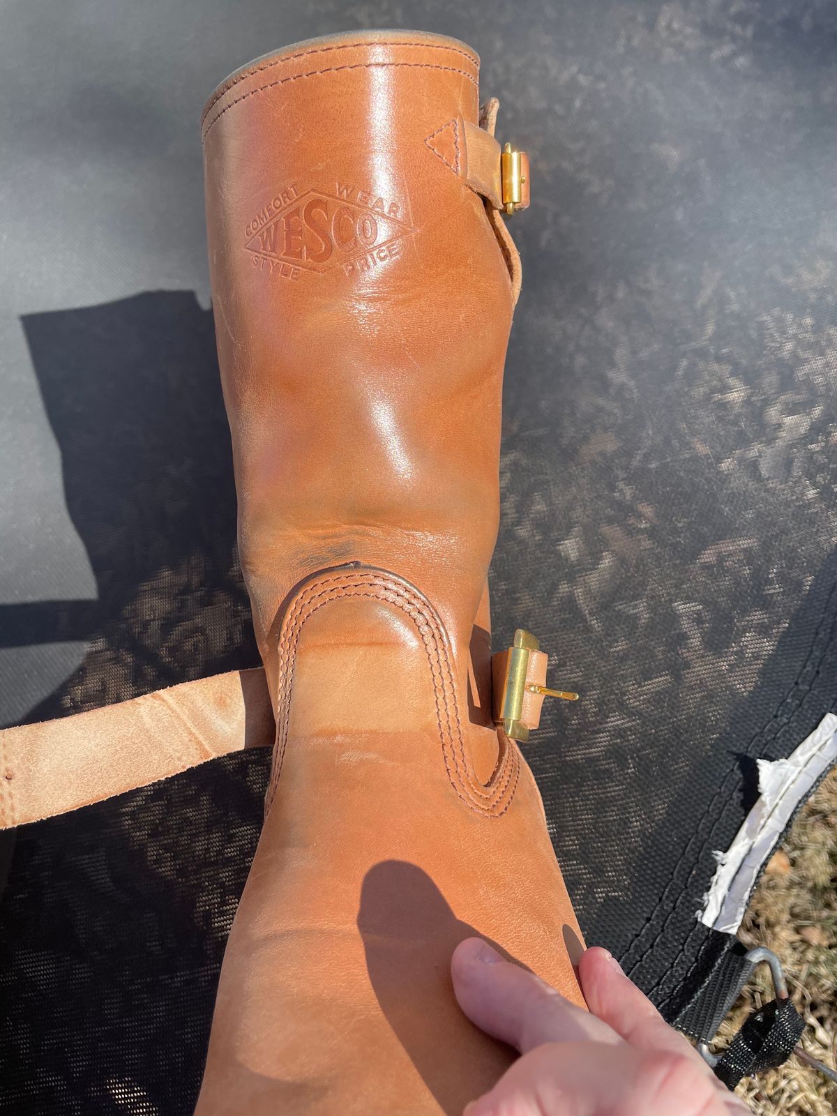 Photo by MrSaver on March 3, 2023 of the Wesco Mister Lou in Maryam Natural Horsebutt.