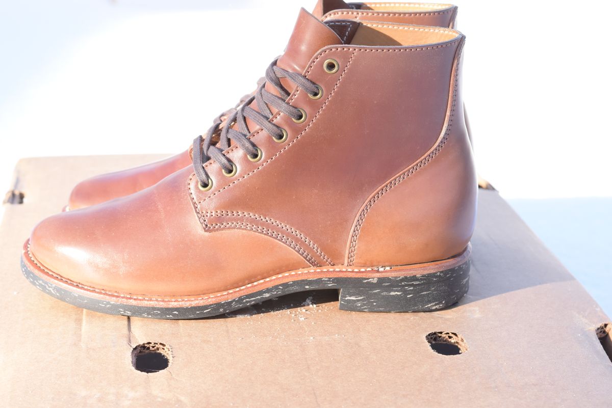 Photo by horsebuttboots on December 2, 2022 of the Quan Shoemaker Unknown Model in Horween Natural Shell Cordovan.