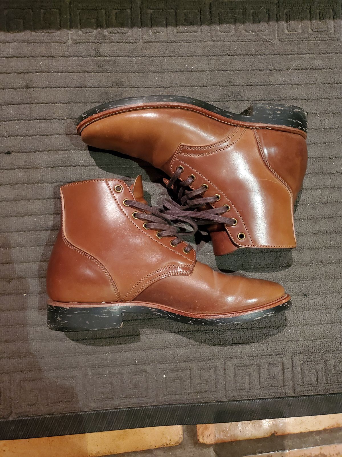 Photo by horsebuttboots on January 6, 2023 of the Quan Shoemaker Unknown Model in Horween Natural Shell Cordovan.