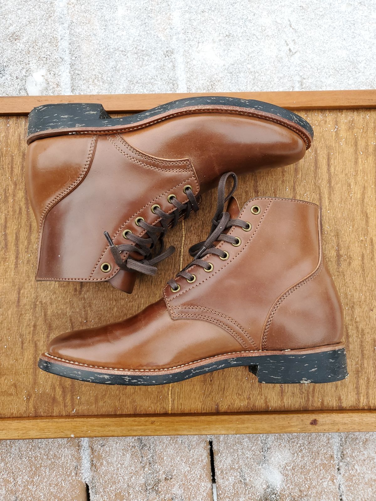 Photo by horsebuttboots on February 1, 2023 of the Quan Shoemaker Unknown Model in Horween Natural Shell Cordovan.