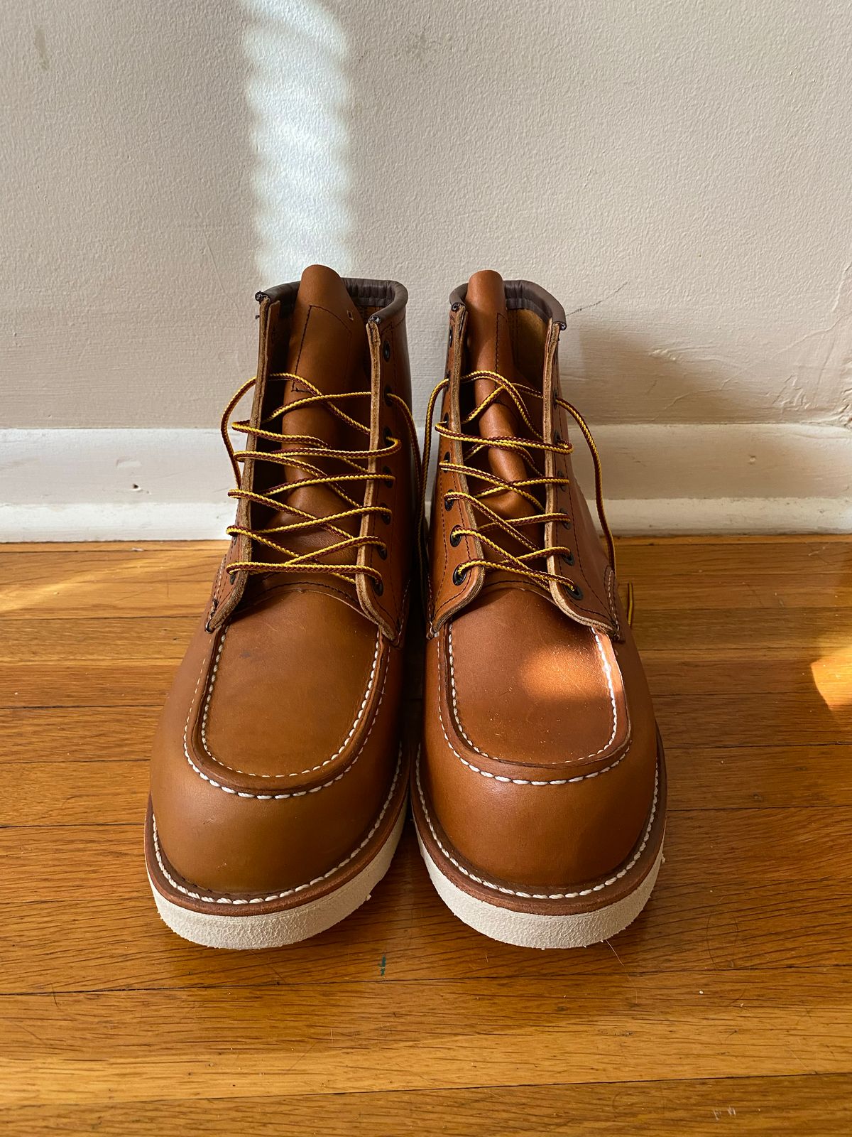 Photo by jslatt on November 2, 2022 of the Red Wing 6-Inch Classic Moc in S.B. Foot Oro Legacy.