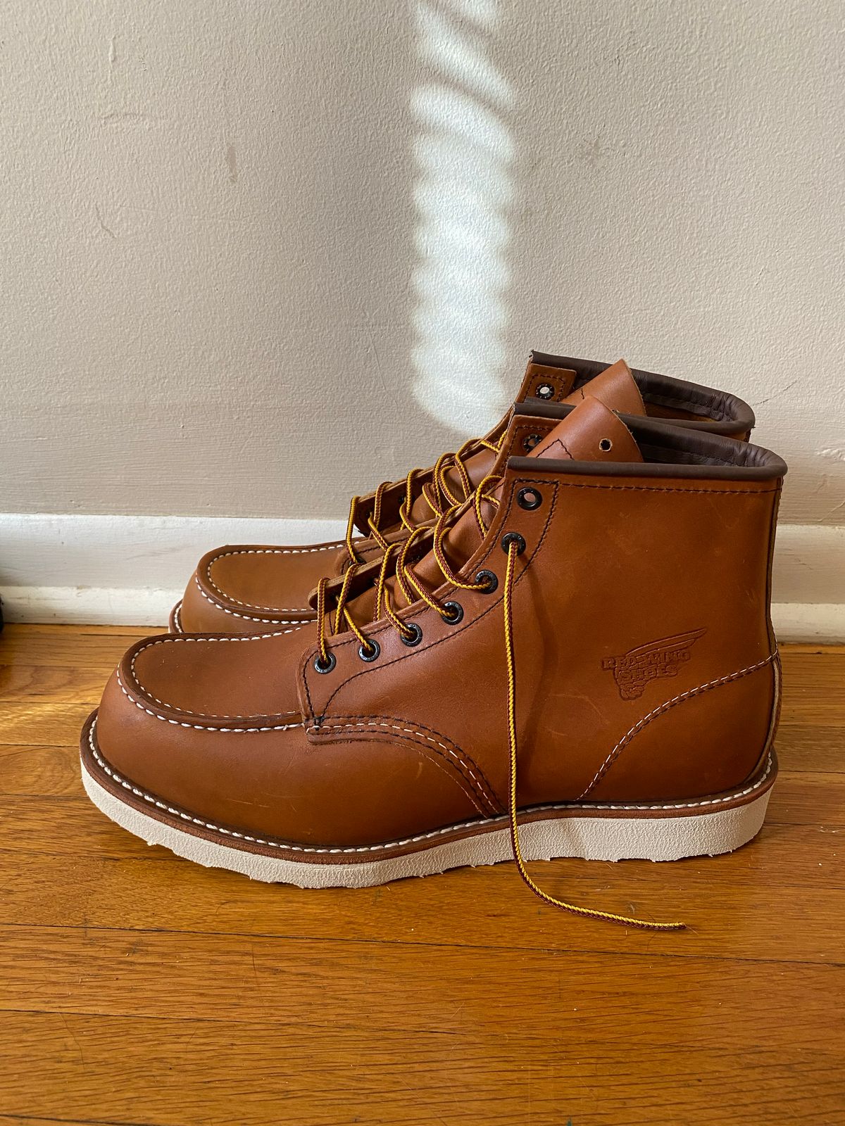 Photo by jslatt on November 2, 2022 of the Red Wing 6-Inch Classic Moc in S.B. Foot Oro Legacy.