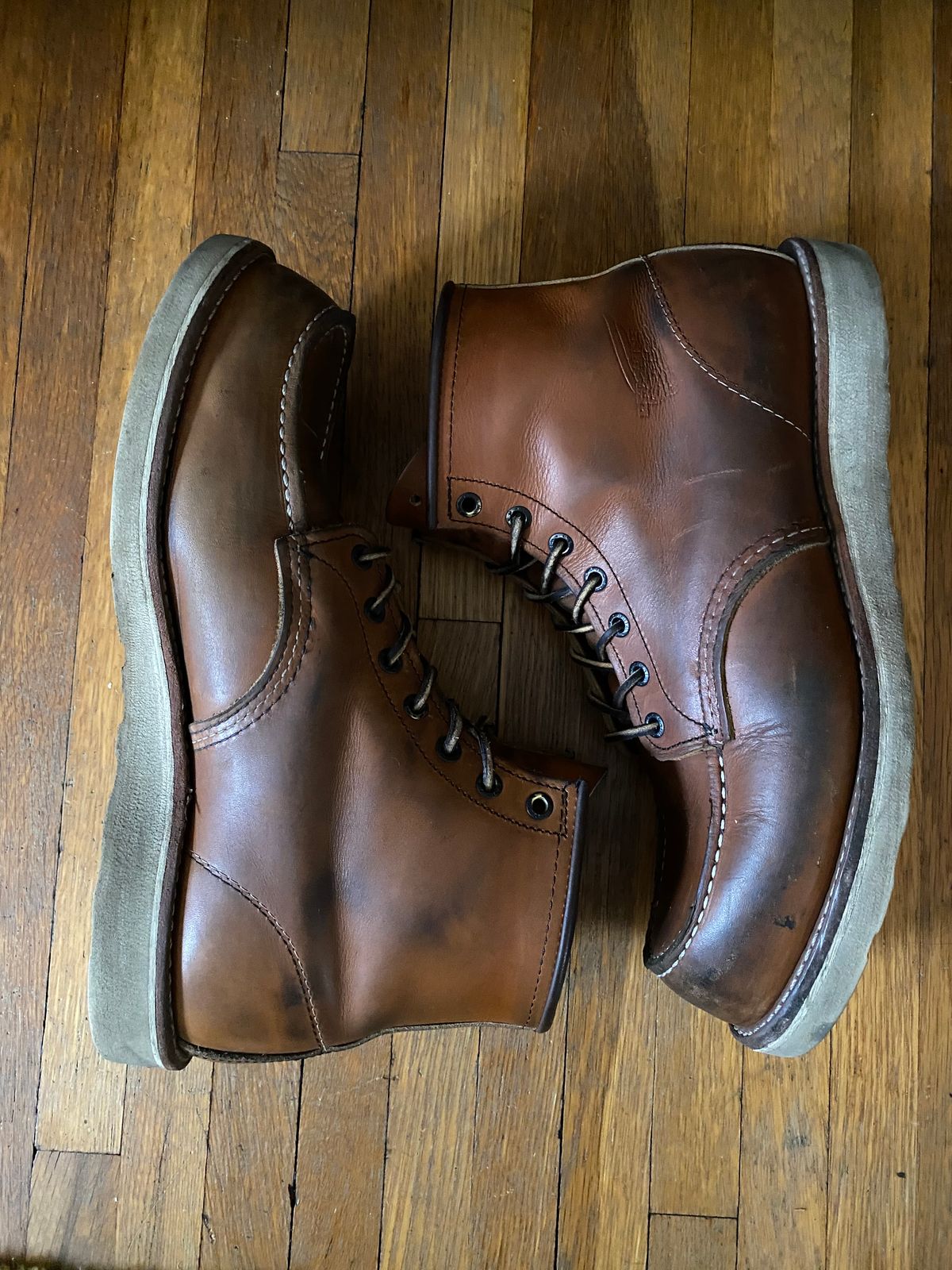 Photo by jslatt on December 5, 2022 of the Red Wing 6-Inch Classic Moc in S.B. Foot Oro Legacy.