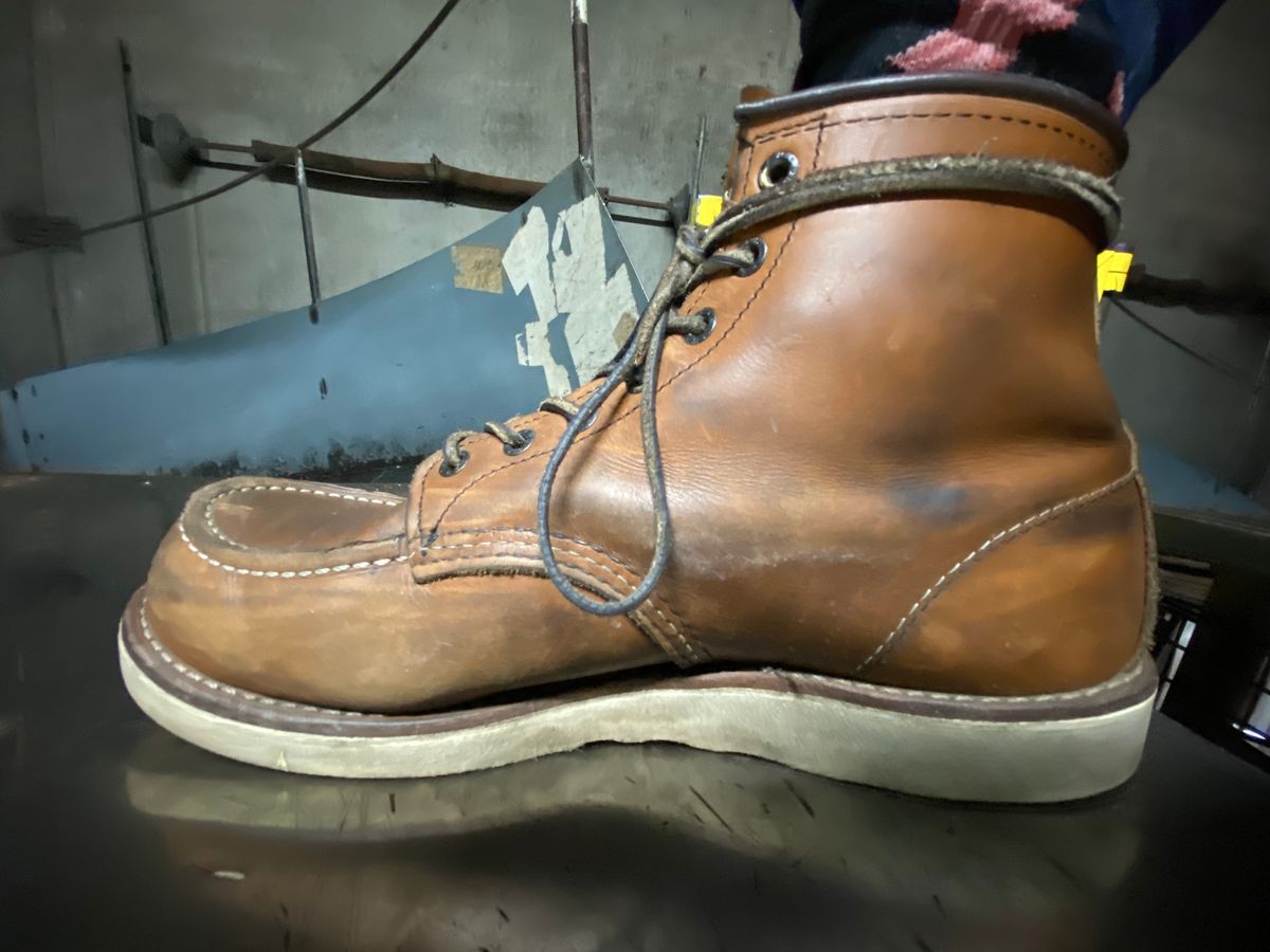 Photo by jslatt on January 4, 2023 of the Red Wing 6-Inch Classic Moc in S.B. Foot Oro Legacy.