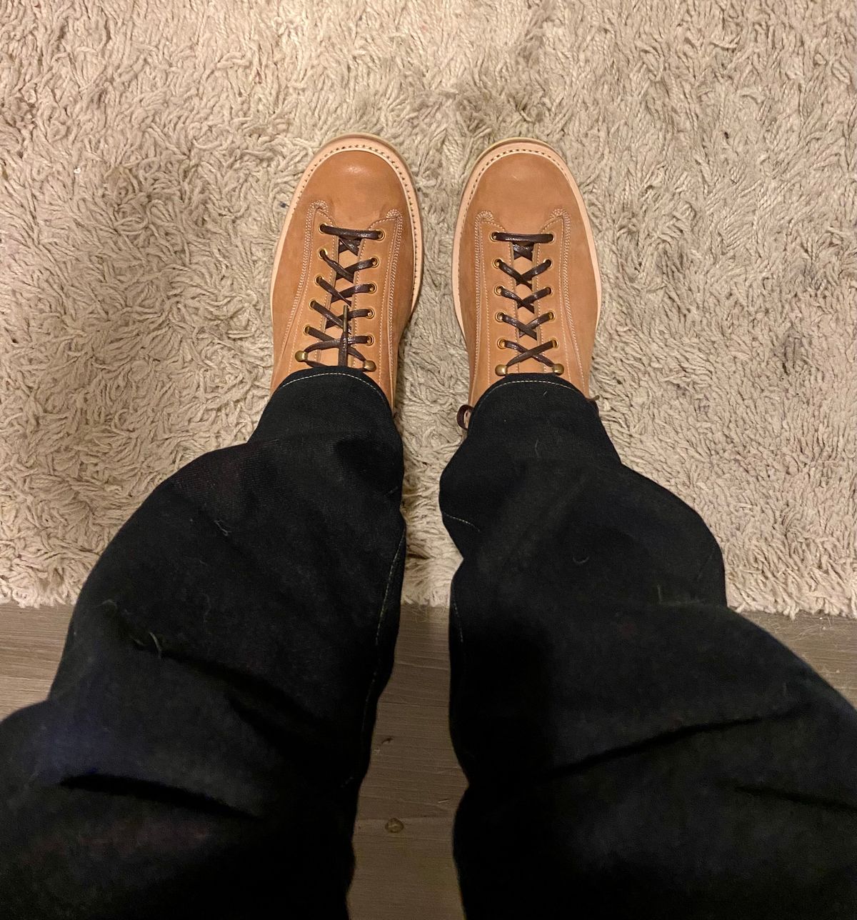 Photo by JTMoney on October 5, 2022 of the Sagara Valiant in Horween Crust Horsebutt.