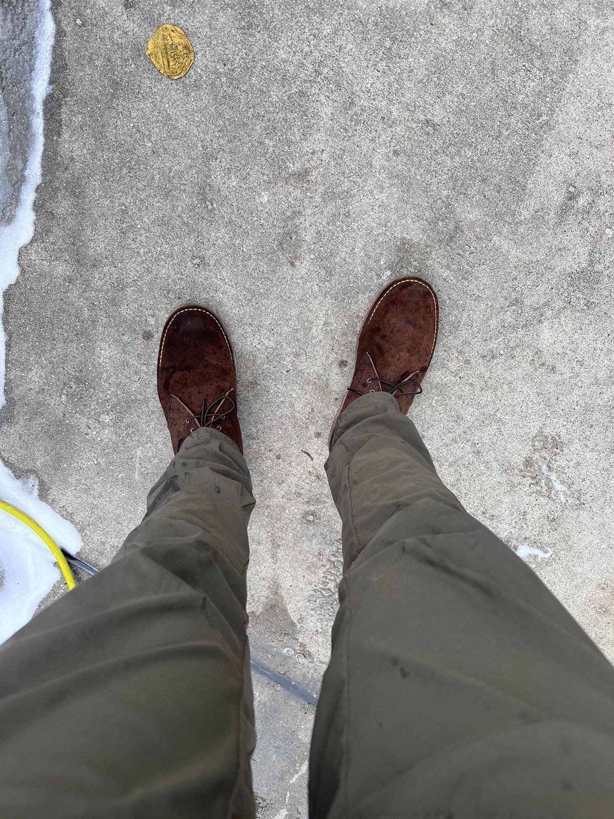 Photo by Snailchang on May 26, 2025 of the Red Wing Weekender Chukka in chocolate muleskinner.
