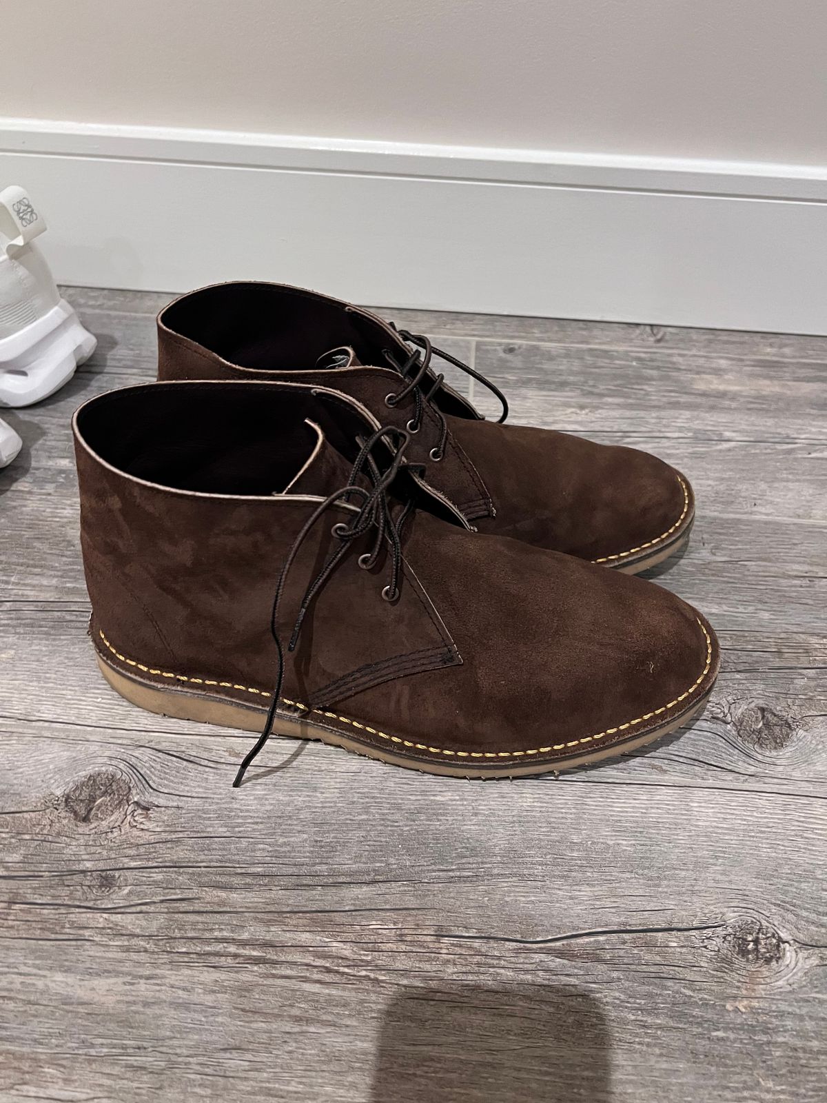 Photo by Snailchang on May 27, 2025 of the Red Wing Weekender Chukka in chocolate muleskinner.