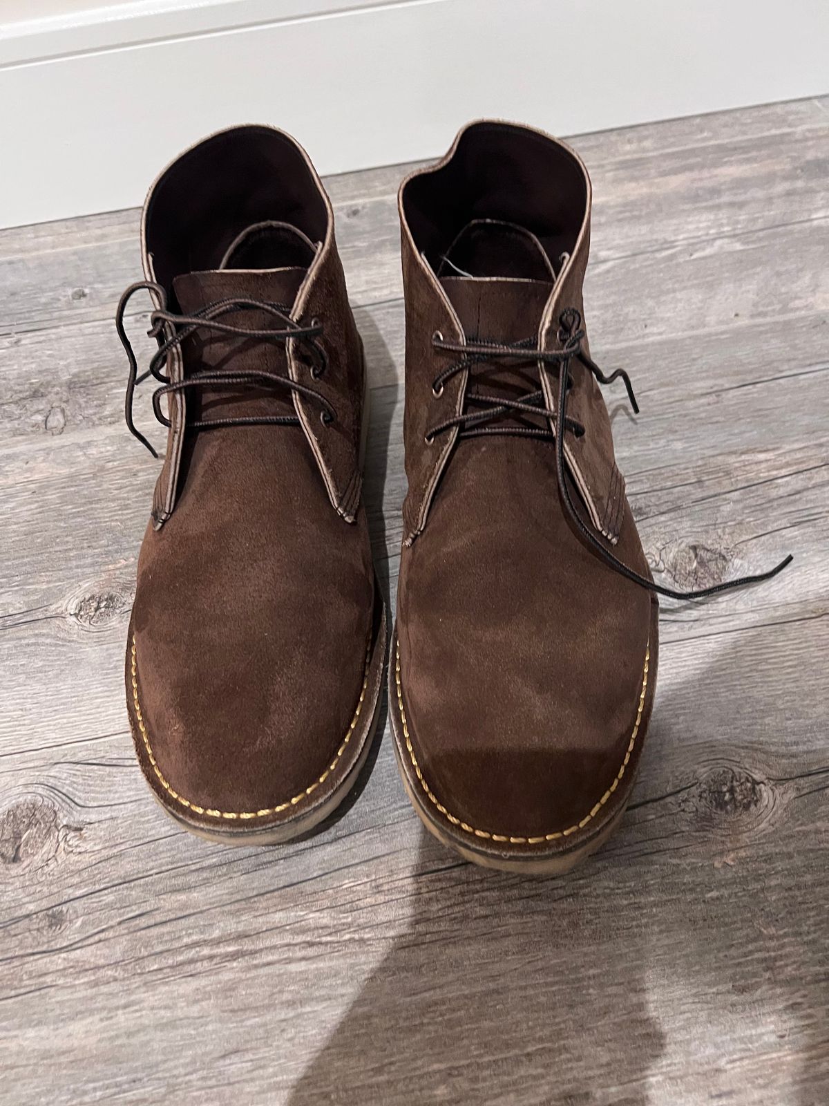 Photo by Snailchang on May 27, 2025 of the Red Wing Weekender Chukka in chocolate muleskinner.
