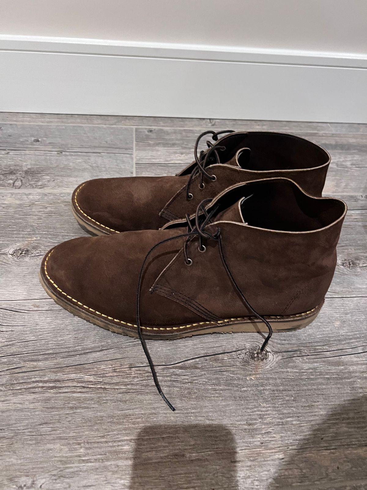 Photo by Snailchang on May 27, 2025 of the Red Wing Weekender Chukka in chocolate muleskinner.